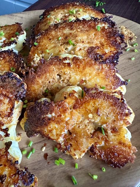 Crispy Parmesan Cauliflower Steaks - Hungry Happens Crispy Parmesan Cauliflower, Parmesan Cauliflower Steaks, Hungry Happens, Califlower Recipes, Parmesan Cauliflower, Avocado Dip, Cheesy Cauliflower, Cauliflower Steaks, Yummy Dinner