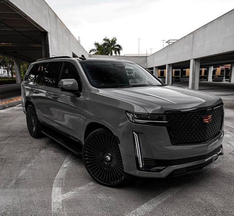 Suv Wrap Ideas, Cool Car Aesthetic, Escalade 2022, Mom Cars, Prom Car, Best Suv Cars, Jet Privé, Aesthetic Dream, Cars Suv