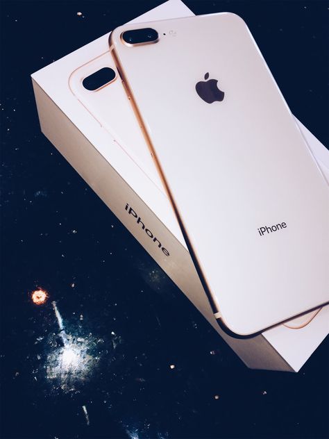 #iphone #iphone8plus #gold Tumblr, Iphone 7plus Rose Gold, I Phone 8+, Airpods Apple, Iphone 8plus, Iphone 7plus, Free Iphone Giveaway, Iphone Cases Disney, Produk Apple