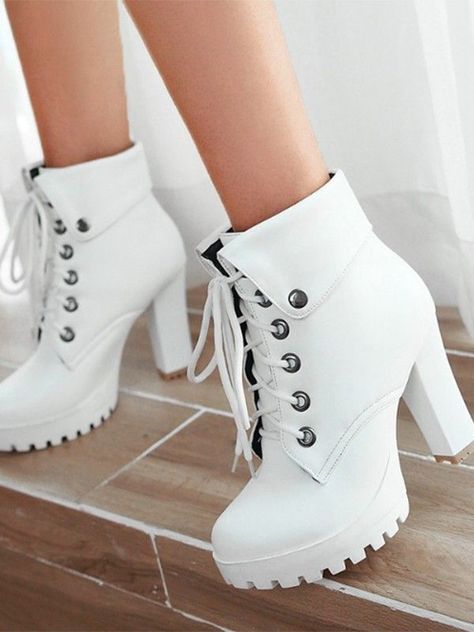 Jeon Elizabeth is the older sister of (G)- Idles Jeon Soyeon Elizabet… #fanfiction #Fanfiction #amreading #books #wattpad Chunky Heel Ankle Boots, Cute Shoes Heels, Platform High Heel Shoes, Sneakers Mode, Girly Shoes, High Heel Boots Ankle, Winter Boots Women, Fashion High Heels, Black High Heels