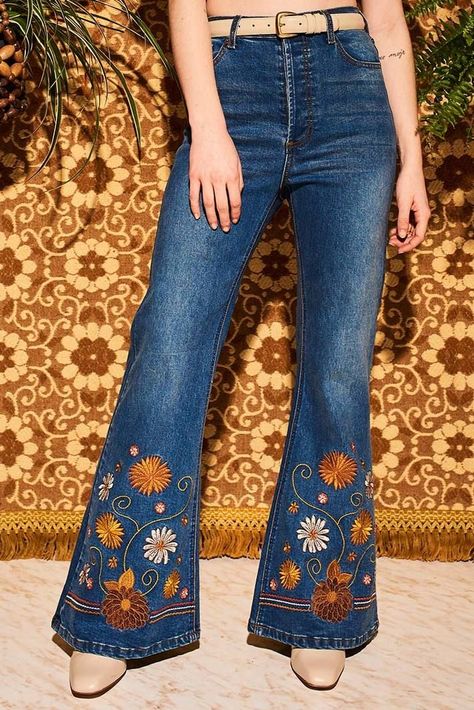 70s Jeans, Hippie Jeans, Flower Jeans, Estilo Hippy, Denim Flare Jeans, 70s Inspired Fashion, Embroidery Jeans, Embroidered Pants, Floral Jeans