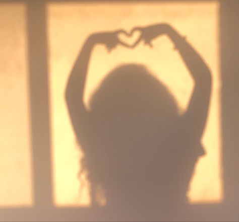 Sunset Shadow Pictures, Curly Hair Shadow Aesthetic, Aesthetic Pfp Shadow, Dancing Shadow Aesthetic, Woman Shadow Aesthetic, Glow Up Aesthetic Pictures, Window Shadow Aesthetic, Shadow Aesthetic Girl, Girl Shadow Aesthetic