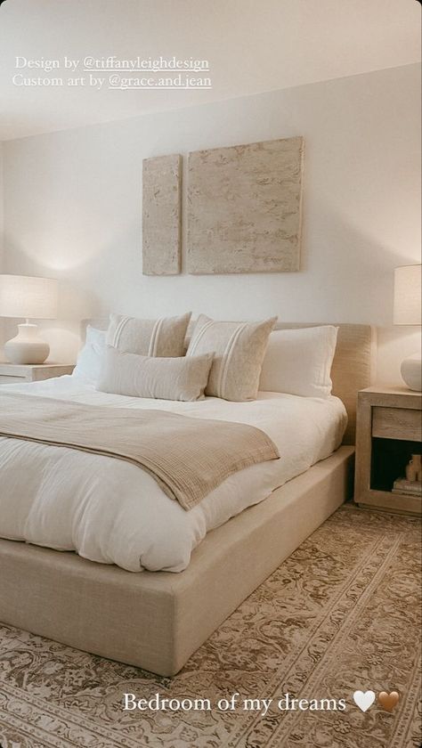 Boho Chic Room Bedroom, Bedroom Inspirations Beige Bed, Beige Theme Bedroom Ideas, Modern Neutral Bedroom Ideas, Room Ideas Brown And White, Neutral Tone Bedroom Aesthetic, Neutral Decor Bedroom, White And Sand Bedroom, Bedroom Inspiration Neutral