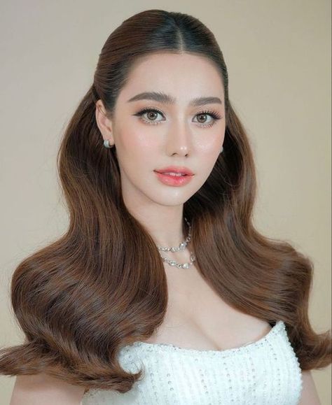 #beauty #hairstyle #aesthetic #fashion #womenstyle #makeup #cute Thai Wedding Hairstyles, Civil Wedding Makeup, Korean Bride Makeup, Thai Makeup Looks, Bride Makeup Asian, Thai Makeup, Makeup Pengantin, Bridal Makeup Natural, Bridal Makeup Looks