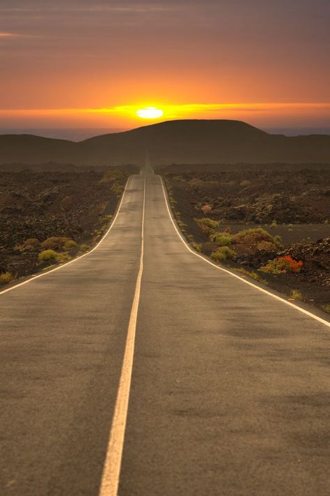 Empty road at sunset. Pan American Highway, Empty Road, Sunset Wallpaper, Winter Travel, Travel Stories, Summer Travel, Travel Bucket List, Travel Bucket, Travel Blogger