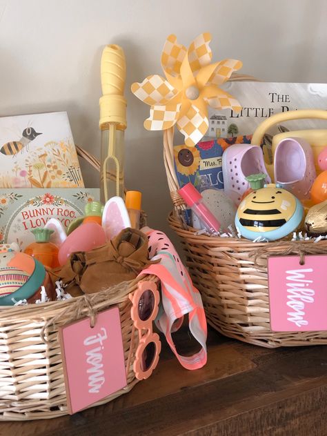 Toddler Girl Easter Basket, Creative Easter Baskets, Baby Easter Basket, Girls Easter Basket, Holiday Baskets, Easter Baskets For Toddlers, Kids Easter Basket, Easter Basket Diy