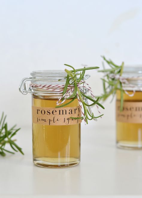 Make this rosemary simple syrup to give as a gift! From boxwoodavenue.com Rosemary Simple Syrup Recipe, Sage Simple Syrup, Christmas Cocktail Drinks, Christmas Sangria Recipes, Fall Drink Recipes, Simple Syrups, Rosemary Syrup, Champagne Recipes Cocktails, Humulus Lupulus