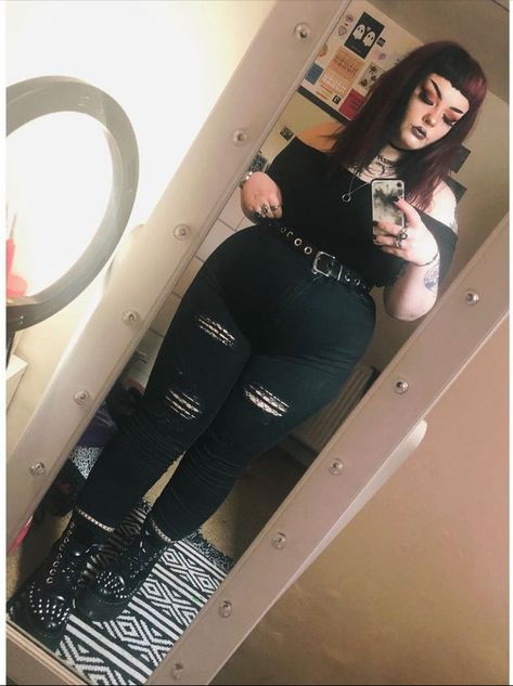 Plus Size Alt Fashion, Chubby Style, Plus Size Goth, Alt Outfit, Mode Grunge, Alt Outfits, Chubby Fashion, Looks Plus Size, Alt Fashion