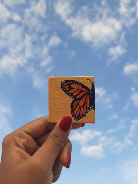 Tela, Small Canvas Butterfly Paintings, Mini Canvas Paintings Butterfly, Butterfly Canvas Art Diy, Mini Canvas Art Butterfly, Mini Drawings On Canvas, Matching Mini Canvas Art, Canvas Mini Painting Ideas, 4 Inch Canvas Painting Ideas