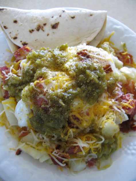 Bacon Potatoes, Mexican Comfort Food, Green Chile Recipes, Green Chili Recipes, Italian Potatoes, Chile Recipes, Mexican Breakfast, Mexico Food, Green Chiles