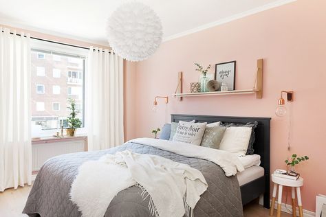 Peach Rooms, Peach Bedroom, Bedroom Decorating Tips, Bedroom Color Combination, Peach Walls, Tropical Bedrooms, Casa Vintage, Bedroom Paint, Beautiful Bedrooms