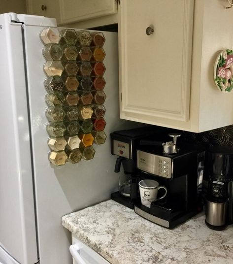 Small Kitchen Set Up, Apartment Life Hacks, Small Apartment Storage Solutions, Small Apartment Organization, Apartment Hacks, Apartment Storage, Gingerbread Latte, Glass Spice Jars, Apartment Decoration