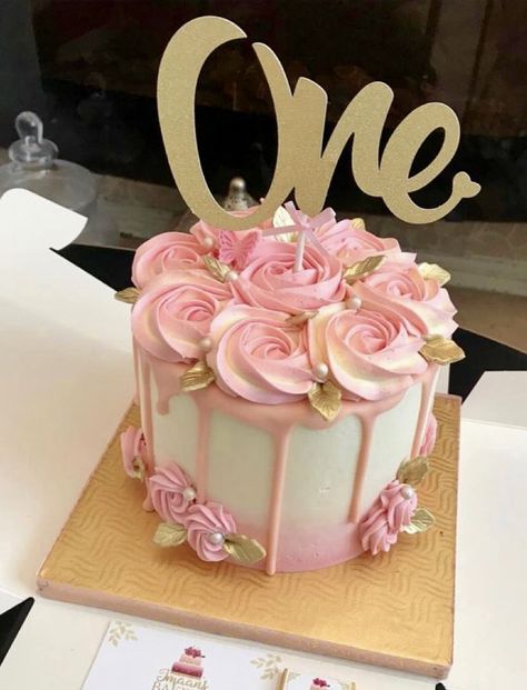 1st Birthday Cakes, Creative Cake Decorating, Cake Decorating Frosting, Cake Decorating Designs, Pretty Birthday Cakes, Cute Birthday Cakes, 1st Birthday Cake, Birthday Cake Girls, First Birthday Cakes