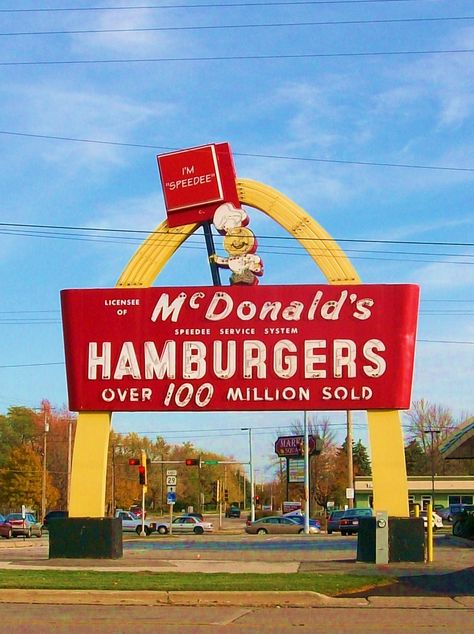 Mcdonalds Nostalgia, 50 Diner, Mcdonald's Aesthetic, Retro Signs, Mcdonald's Restaurant, Vintage Neon Signs, Vintage Restaurant, Retro Sign, Fun Signs