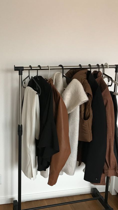 Black And White And Beige Aesthetic, Black Brown And White Aesthetic, Boujee Minimalist Aesthetic, Brown And White Bedroom Aesthetic, Espresso Brown Outfit, Black White Brown Aesthetic, Minimalist Girl Aesthetic, Brown Minimalist Aesthetic, Brown And Black Aesthetic