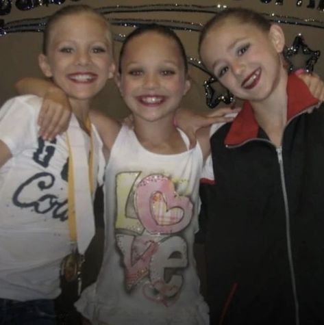 Dance Mom Pictures, Dance Moms Rare Photos, Paige Maddie And Chloe, Dance Moms Pics, Dance Moms Photos, Aldc Memes, Dance Moms Aesthetic, Dance Moms Rares, Maddie And Chloe