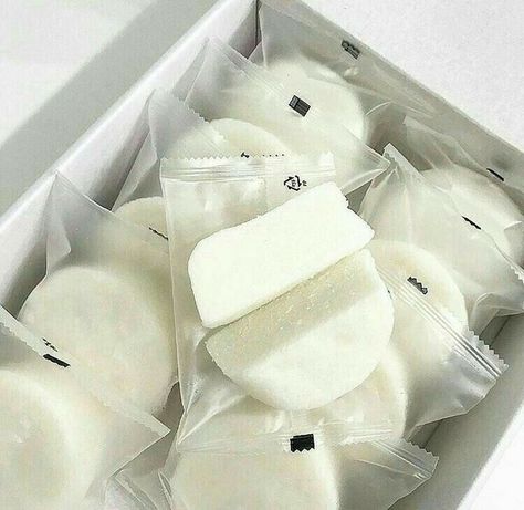 ꒰🍣꒱ 爱⁷ Essen, R O S I E White, White Aesthetic Korean, White Aestethic, Aesthetic Snacks, Theme White, Aesthetic Korean, Cream Aesthetic, Japan Aesthetic