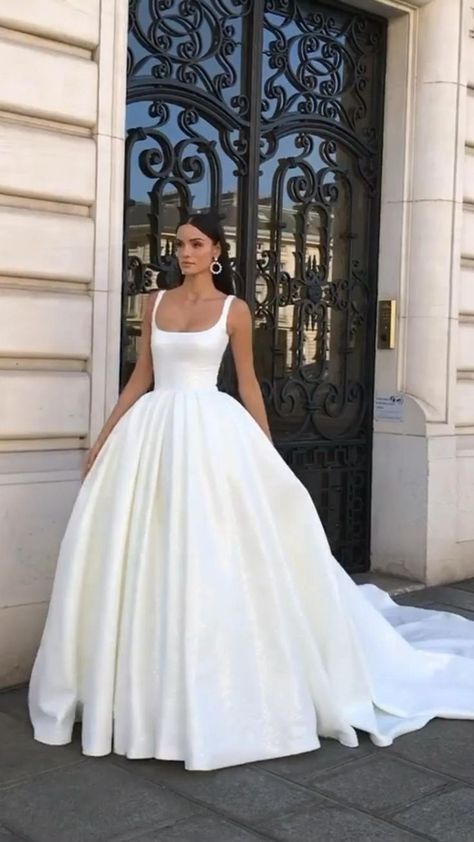 Wedding Dress 👰‍♀️🤍✨ via @millanova | Dream wedding ideas dresses, Fancy wedding dresses, Wedding dresses Quince Dresses, Milla Nova, Pretty Wedding Dresses, Fancy Wedding Dresses, Fancy Wedding, Paris Wedding, Dream Wedding Ideas Dresses, Ball Gowns Evening, Ball Gowns Prom