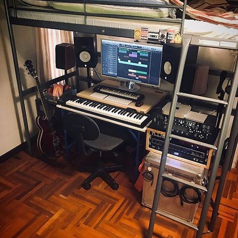 Music Room Desk, Small Music Studio, Music Studio Design, Home Recording Studio Setup, Recording Studio Setup, Music Bedroom, Home Music Rooms, Home Studio Ideas, Music Studios