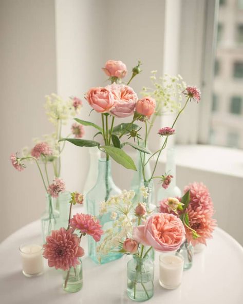 Spring Wedding Centerpieces, Birthday Flowers Bouquet, Brunch Decor, Flower Arrangements Simple, Diy Wedding Flowers, Flower Centerpieces Wedding, Deco Floral, Wedding Flower Arrangements, Simple Flowers