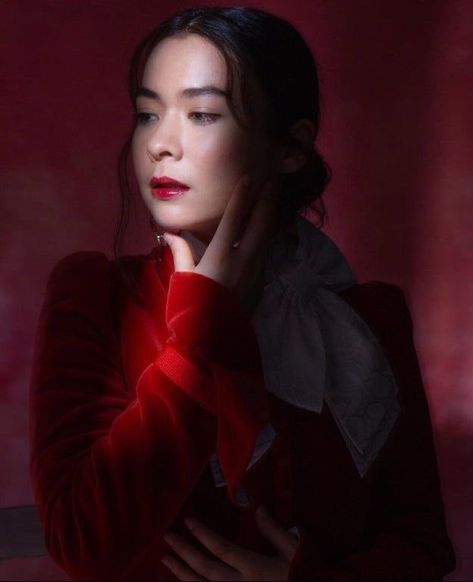 mitski content on Twitter: "this photo of her,… " Indie Pop, Mitski Reference Photo, Mitski Photos, Mitski Pfp, Mitski Aesthetic, Japanese American, I Love My Wife, My Chemical, Fav Celebs