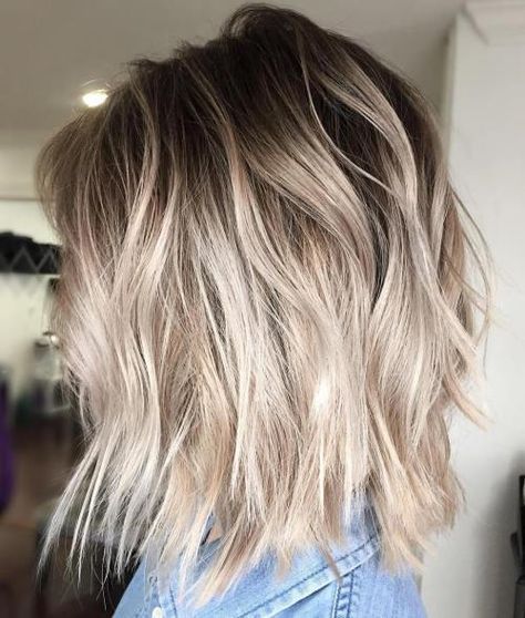 Ash Blonde Balayage Bob With Root Fade Root Smudge Short Hair, Platinový Blond, Blond Cenușiu, Blonde Balayage Bob, Balayage Straight, Hair Colour Design, Kadeřnické Trendy, Ash Blonde Balayage, Vlasové Trendy