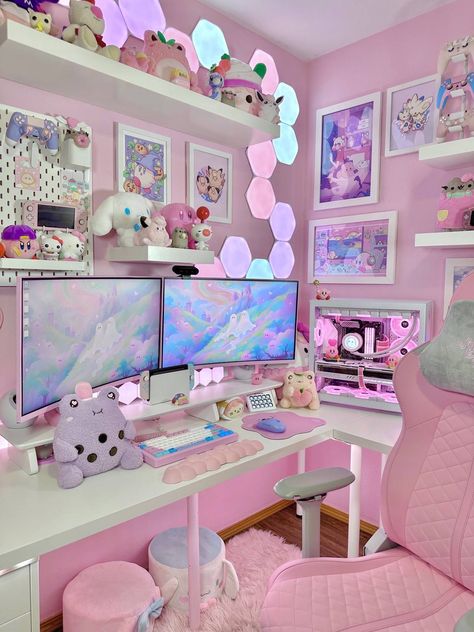 cute setup ideas, pink gaming desk Gaming Setup Bedroom, Work Desk Organization, Games Room Inspiration, Cozy Desk, Gaming Desk Setup, Girl Desk, Kawaii Bedroom, Pink Games, Gamer Setup