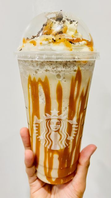 Cian Abalos on Instagram: "Here is a Vanilla Caramel Mocha Frappuccino! As always order instructions included in the reel! . (Please note that some drinks or ingredients may not be available to order) . ☀️ FOLLOW @abalosci_personal for MORE DRINKS ☀️ . . #starbucks #starbucksdrinks #starbuckscoffee #starbuckssecretmenu #starbucksaddict #starbuckslover #starbucksusa #starbuckscanada #starbucksfrappuccino #frappuccinolove #starbucksrefreshers #refresherdrink #mangodragonfruit #mangodragonfruitrefr Dunkin Donuts Coffee Drinks, Caramel Drinks, Drinks Starbucks, Starbucks Vanilla, Mocha Frappuccino, Passion Tea, Strawberry Acai, Mocha Frappe, Caramel Mocha