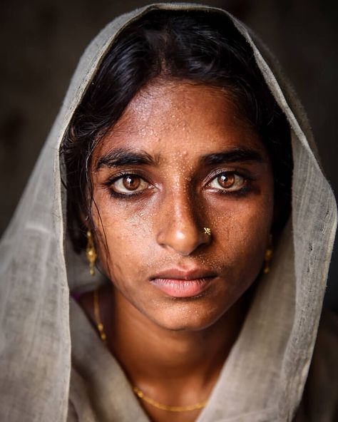 Photographer Manages To Capture The Soul Emotion Of Bangladesh's Population Asian Woman Reference Face, Woman Reference Face, Old Asian Woman, Woman Reference, Reference Face, Photoshop Editing Tutorials, Children Portraits, Pencil Sketch Images, Face Drawing Reference