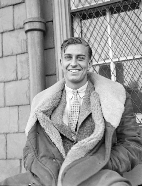 People are freaking out over this photo of young Franklin Delano Roosevelt Junior - AOL News Public Enemies, 1930s Men, Franklin Delano Roosevelt, Brooke Shields, Vogue Uk, Foto Vintage, American Presidents, Mode Masculine, Look Vintage