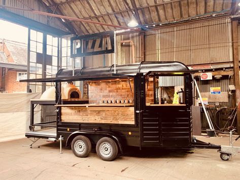 Horse Box Conversions | Change The Face Of Street Food | AMOBOX Horse Box Pizza Trailer, Horse Box Food Trailer, Horse Box Conversion Food, Horse Box Food Truck, Pizza Horse Trailer, Horse Trailer Pizza Truck, Food Trailers Design, Food Truck Conversions, Horse Box Coffee Shop