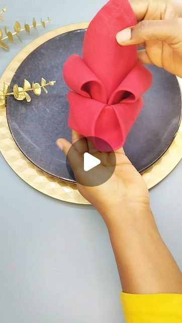 Simple Wedding Napkin Folds, Napkin Swan Folding, Napkin Fold Tutorial, Napkin Folding Tutorial Step By Step, Tulip Napkin Fold, Fancy Napkin Folds, Folding Dinner Napkins Simple, Different Napkin Folds, Napkin Paper Folding Ideas