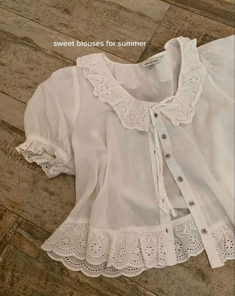 Feminine Collared Shirts, White Blouse Vintage, Art Major, Uc Berkeley, Rock Outfit, Ropa Diy, Creation Couture, 가을 패션, Mode Inspo