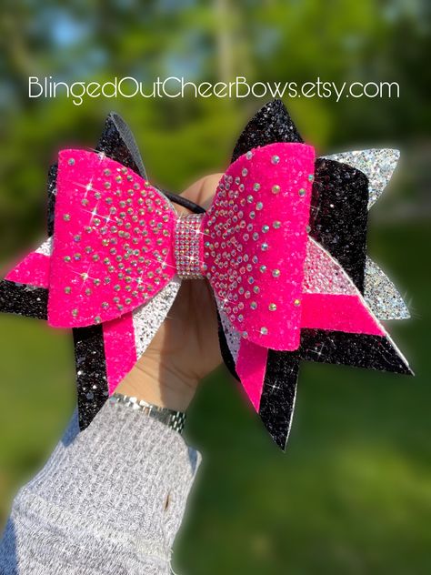 Competition Cheer Bows Rhinestones, Cheer Bow Design Ideas, Pink Out Cheer Bows, Pink Cheer Uniforms, Cheer Bows Ideas, Diy Cheer Bows, Cheer Bow Ideas, Competition Cheer Bows, Cheer Bow Tutorial