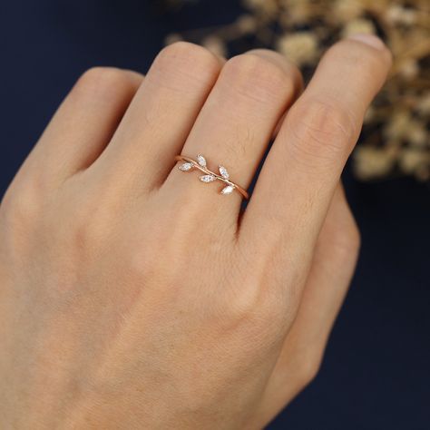 Engagement rings simple
