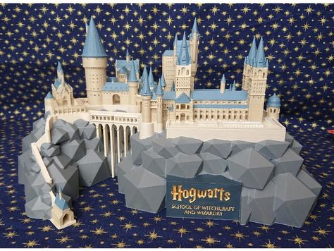 Hogwarts Castle Diy Cardboard, Cardboard Hogwarts Castle, Diy Hogwarts Castle, Harry Potter Minecraft, Hardy Potter, Castle Model, Paper Castle, Harry Potter 3d, Harry Potter Castle