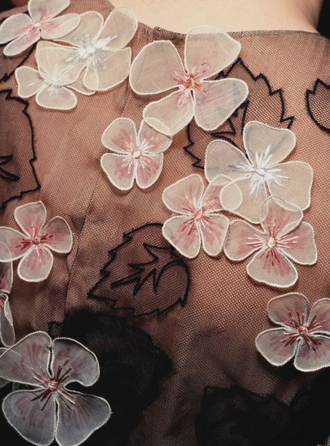 Not Ordinary Fashion Haute Couture Embroidery, Textil Design, Tambour Embroidery, Valentino Couture, Floral Texture, Couture Embroidery, Pola Sulam, 자수 디자인, Couture Details