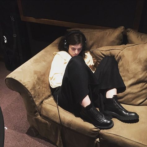 Lorde Instagram, Harry Clarke, Jack Antonoff, Photographie Inspo, Ținută Casual, Poses References, I'm With The Band, Bad Person, Melodrama