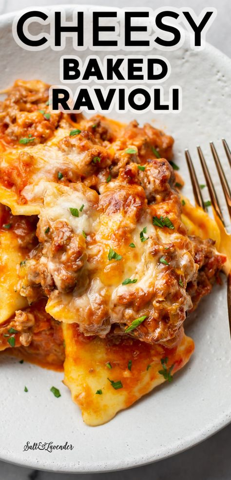 Beef Ravioli Recipe, Ravioli Recipe Easy, Cheesy Ravioli, Baked Ravioli, Ravioli Bake, Ravioli Recipe, Baked Pasta Recipes, Pasta Dinner Recipes, Easy Cheesy