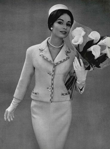 1959 | 1959's fashion | Meanredz | Flickr Woman's Suit, 1959 Fashion, 1950 Fashion, Vintage Fashion 1950s, Fifties Fashion, Look Retro, Fashion 1950s, 1950s Style, Vintage Suits