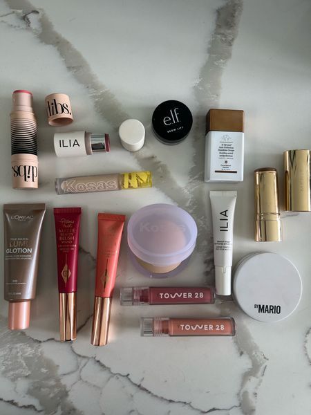 Trendy Beauty Products, It Girl Products, Clean Girl Makeup Products, Trendy Makeup Products, Sephora Wishlist, Natural Makeup Products, Carnicerias Ideas, New Makeup Products, Skin Care And Makeup