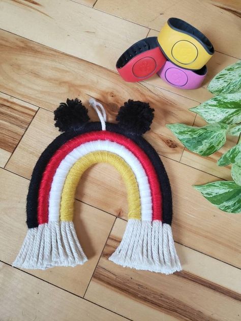 Mickey Mouse Wall Decor, Mickey Mouse Wall, Rainbow Accessories, Mouse Wall, Free Macrame Patterns, Mikey Mouse, Rainbow Macrame, Rainbow Keychain, Rainbow Wall Hanging