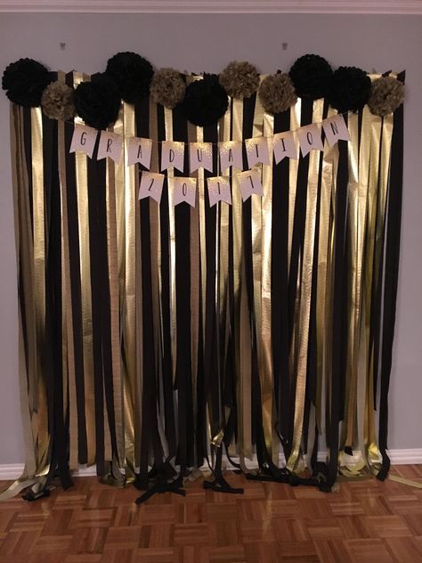 Farewell Party Decorations, Ashley Lewis, Silvester Diy, Black Party Decorations, Gold Graduation Party, Graduation Party Diy, Simple Birthday Decorations, Party Rock, Diy Birthday Decorations