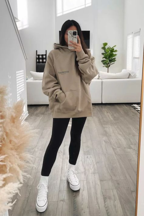 Leggings And A Hoodie Outfit, Leggings And Hoodie Outfit Winter, White Converse Winter Outfit, Hoodies And Leggings Outfit, Sweatshirt With Leggings Outfit, Tan Sweatshirt Outfit, Outfits Streetwear Mujer, Champion Hoodie Outfit, Essential Hoodie Outfit