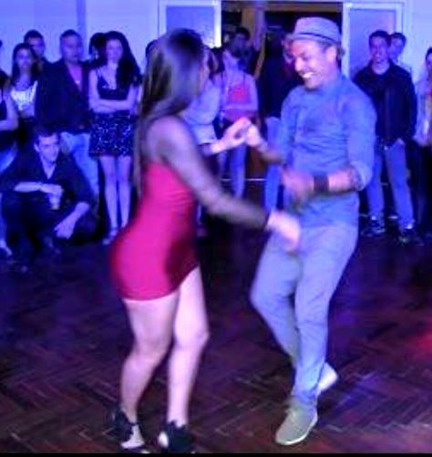 Cumbia Dancing Latina Dancing Aesthetic, Cumbia Dancing Aesthetic, Mexican Dance Party Aesthetic, Dancing Cumbia, Cumbia Aesthetic, Cumbia Dancing, Dance Cumbia, Chicano Park, Rey Salomon