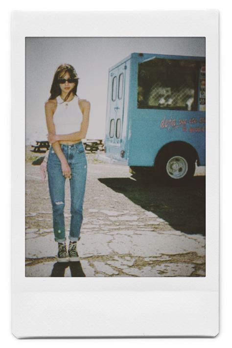 Polaroids Of Celebrities, Celebrity Polaroid Aesthetic, Olivia Rodrigo Polaroid Aesthetic, Olivia Rodrigo Polaroid Picture, Olivia Rodrigo Poloraids, Polaroid Style Pictures, Selena Gomez Polaroid, Olivia Rodrigo Polaroid, Celebrity Polaroids