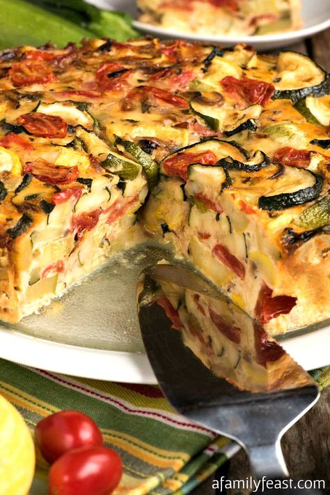 Quiche, Vegetable Torte, Summer Vegetable Garden, Vegetable Quiche Recipes, Flowers Valentines, Blt Pasta, Vegetable Quiche, Vegetable Pie, Summer Zucchini