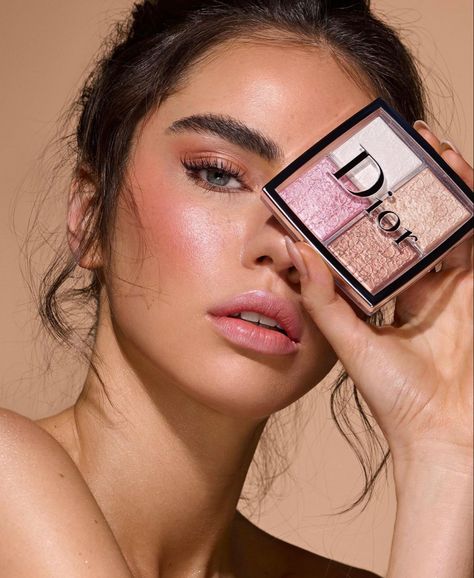 Nomakeup Makeup, Dior Highlighter, Pencil Highlighter, Liquid Bronzer, Dior Eyeshadow, Makeup Artist Branding, Dior Cosmetics, Dior Backstage, Beauty Makeup Photography