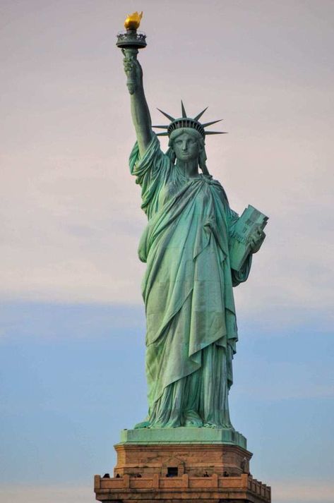 Statue of Liberty | Liberty Island | Ellis Island | Things to Do in NYC | where to see the statue of liberty for free | nyc travel guide Patung Liberty, تمثال الحرية, New York City Pictures, Nyc Travel Guide, Liberty New York, Liberty Island, The Statue Of Liberty, Ellis Island, New York City Travel