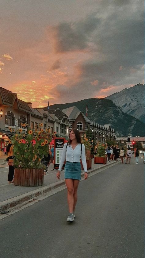 Banff Avenue, Alberta Banff Inspo Pics, Quebec Outfits Summer, Banff Instagram Pictures, Banff Poses, Banff Photo Ideas, Banff Canada Aesthetic, Banff Picture Ideas, Banff Pictures, Canada Day Outfit Summer